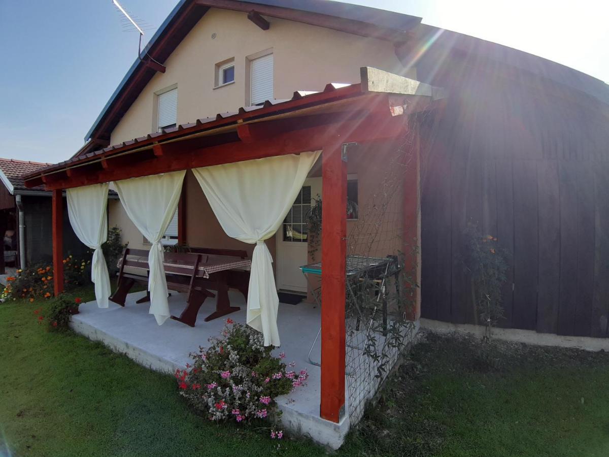 Studio Apartmani "Stimac" Garesnica Exterior photo